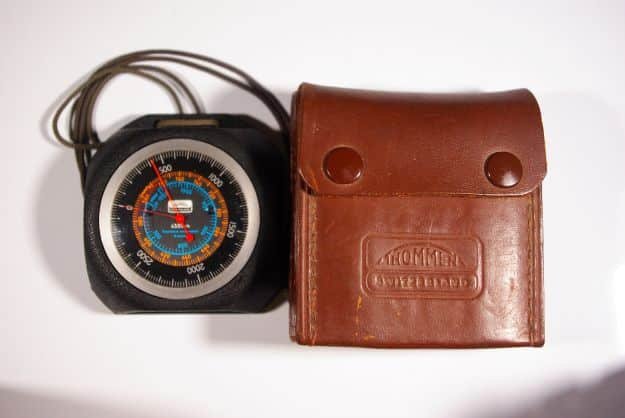 thommen 1000 altimeter barometer photo with leather case